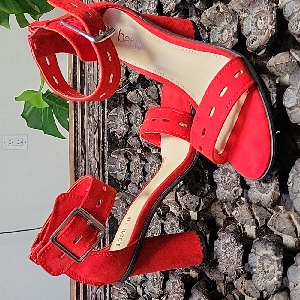 bar111 red strap around the ankle, high heel sandals, size 7. Elegant round heel